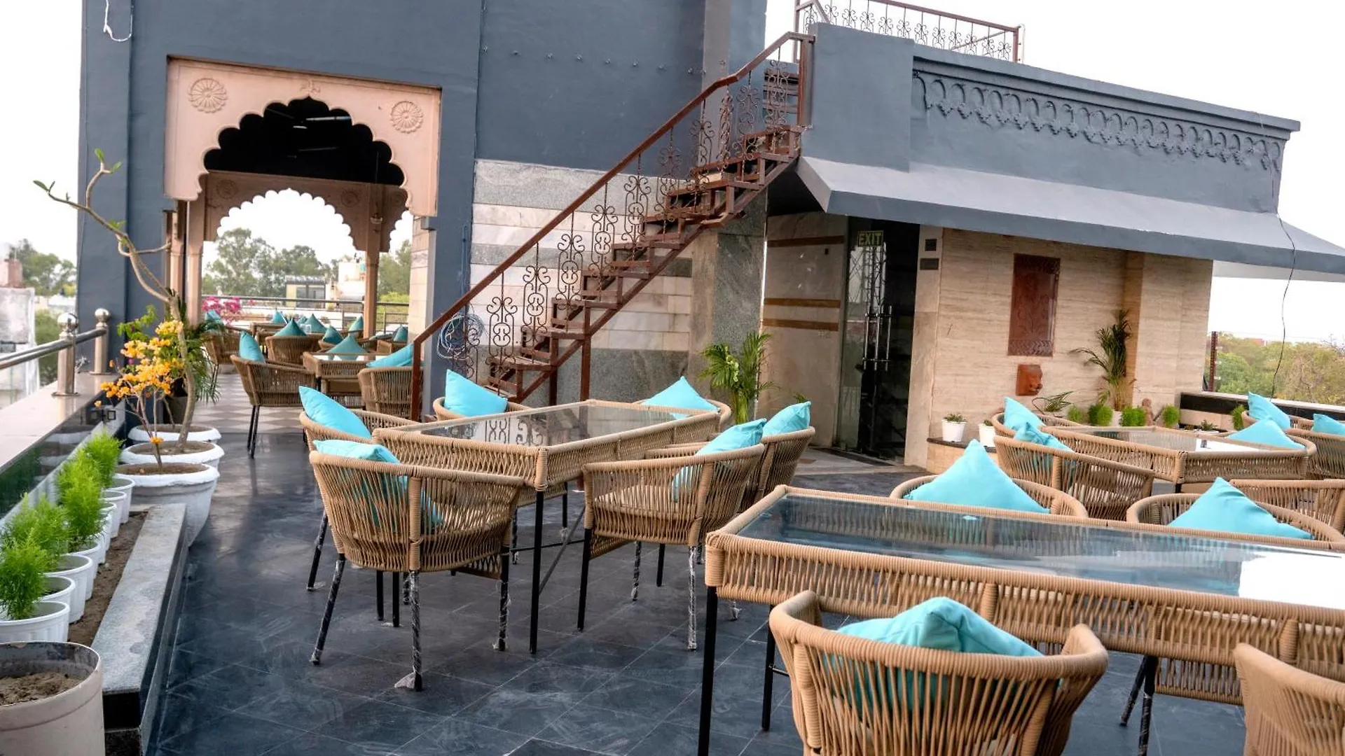 Hotel Sun Grand Agra  Agra (Uttar Pradesh)