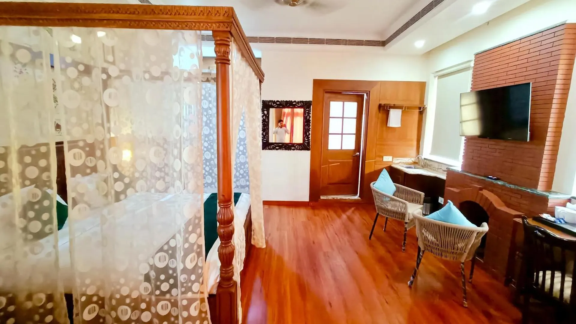 Hotel Sun Grand Agra  Agra (Uttar Pradesh)