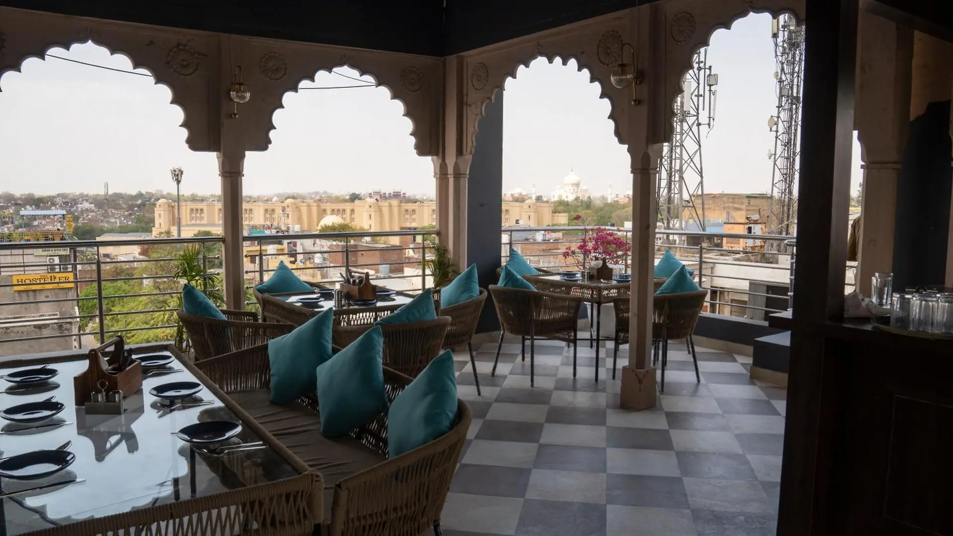 Hotel Sun Grand آغْرا
