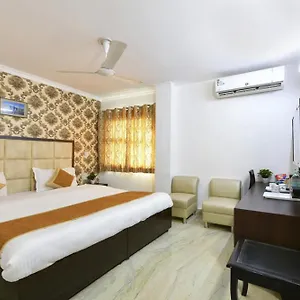 2* Hotel The First By Goyal Hoteliers